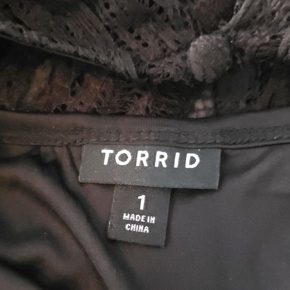 NWOT Torrid Size 1 Black Shark Bite Hem Lace Dress - Picture 7 of 10